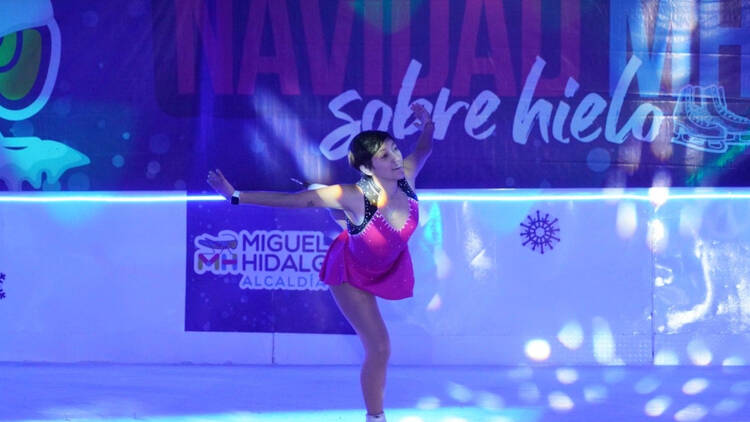 Pista de hielo en la Miguel Hidalgo