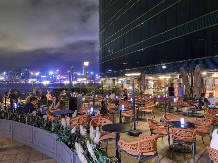 除夕倒數派對六：The Bayside 五小時無限暢飲＋自助餐