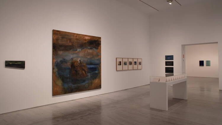 Vista de la exposición 'Juan Uslé. Ese barco en la montaña'