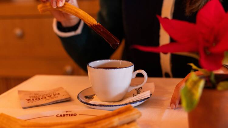 San Ginés y Castizo. Oriana Hoffman