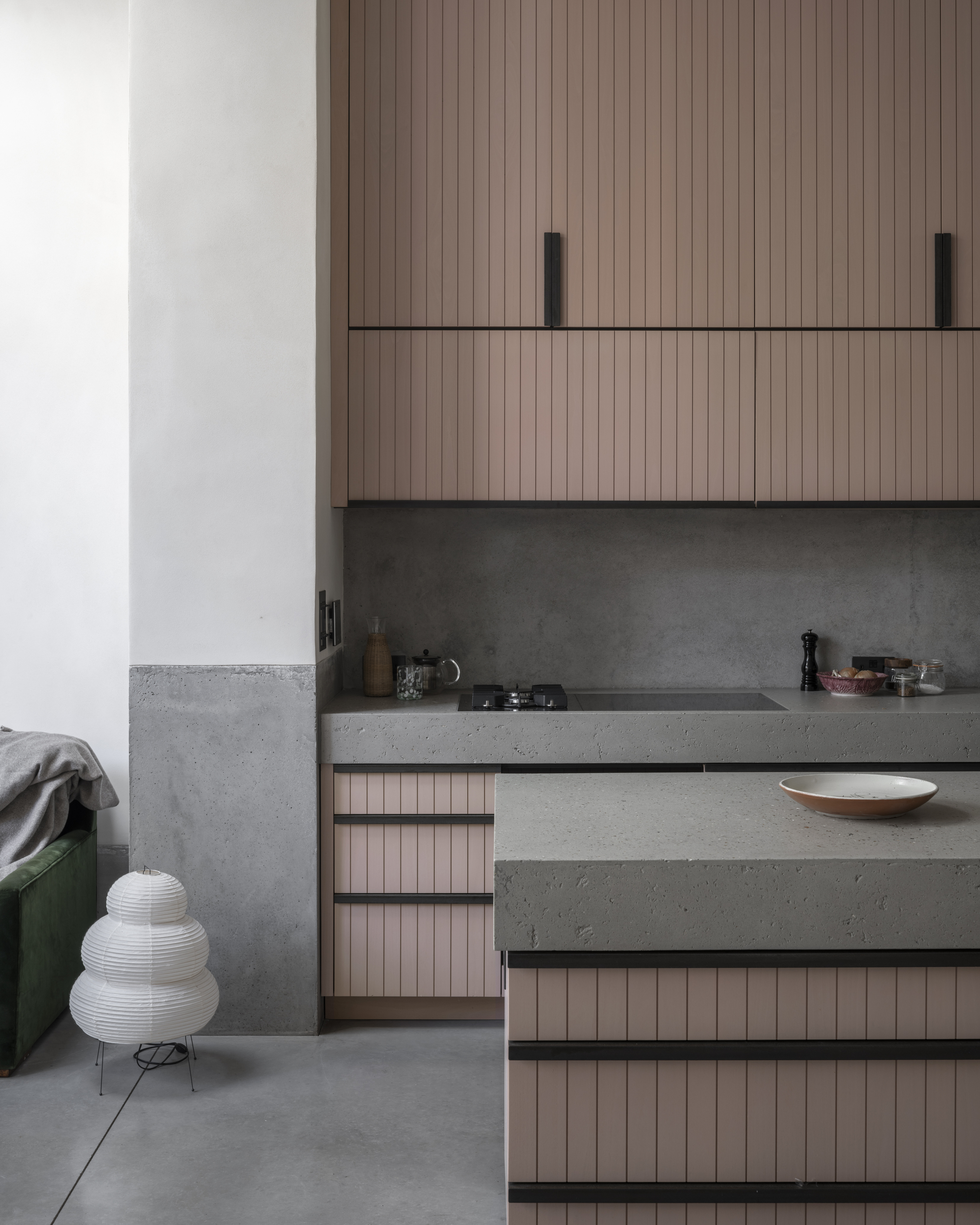 Grey and wood kitchen in Chelsea Brut house 