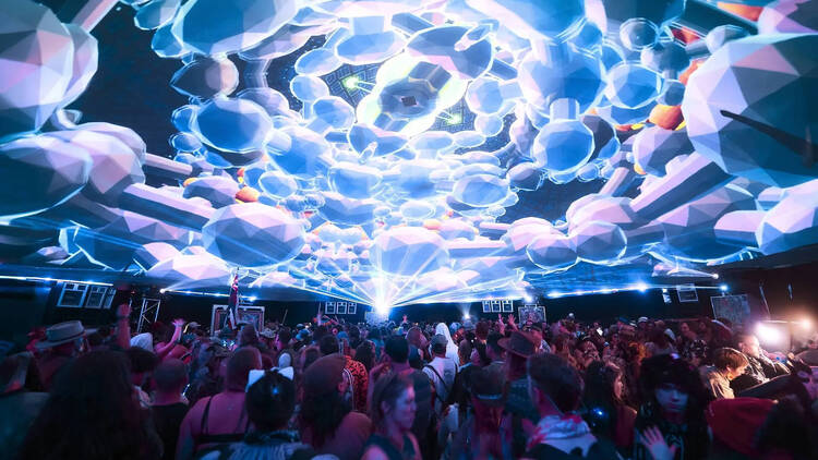 日食フェスで天空を崇める。 日食フェスで天空を崇める。