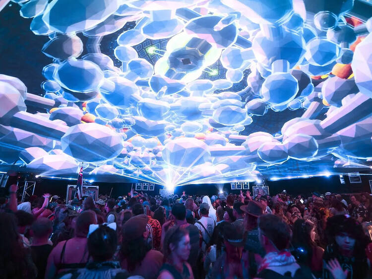 日食フェスで天空を崇める。 日食フェスで天空を崇める。