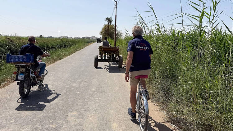 世界最長の川を船と電動自転車で旅する。 世界最長の川を船と電動自転車で旅する。