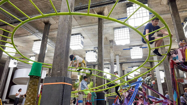 美術館で思いっきり遊んで服も洗う。 美術館で思いっきり遊んで服も洗う。