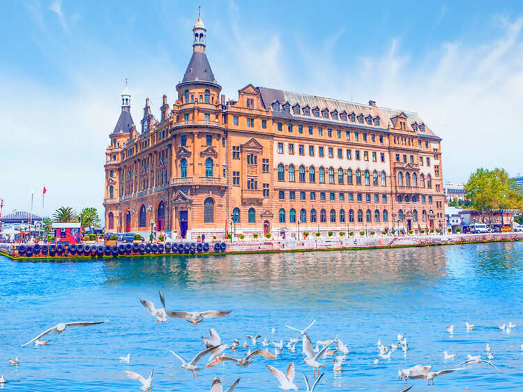 駅でトルコの文化や考古学を深掘りする。 駅でトルコの文化や考古学を深掘りする。