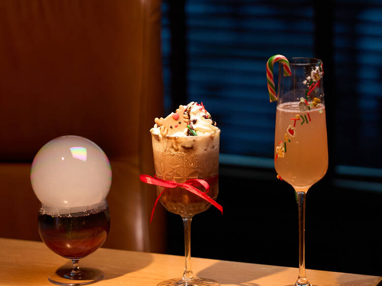 008 Bar lines up festive cocktails and lucky draws this week