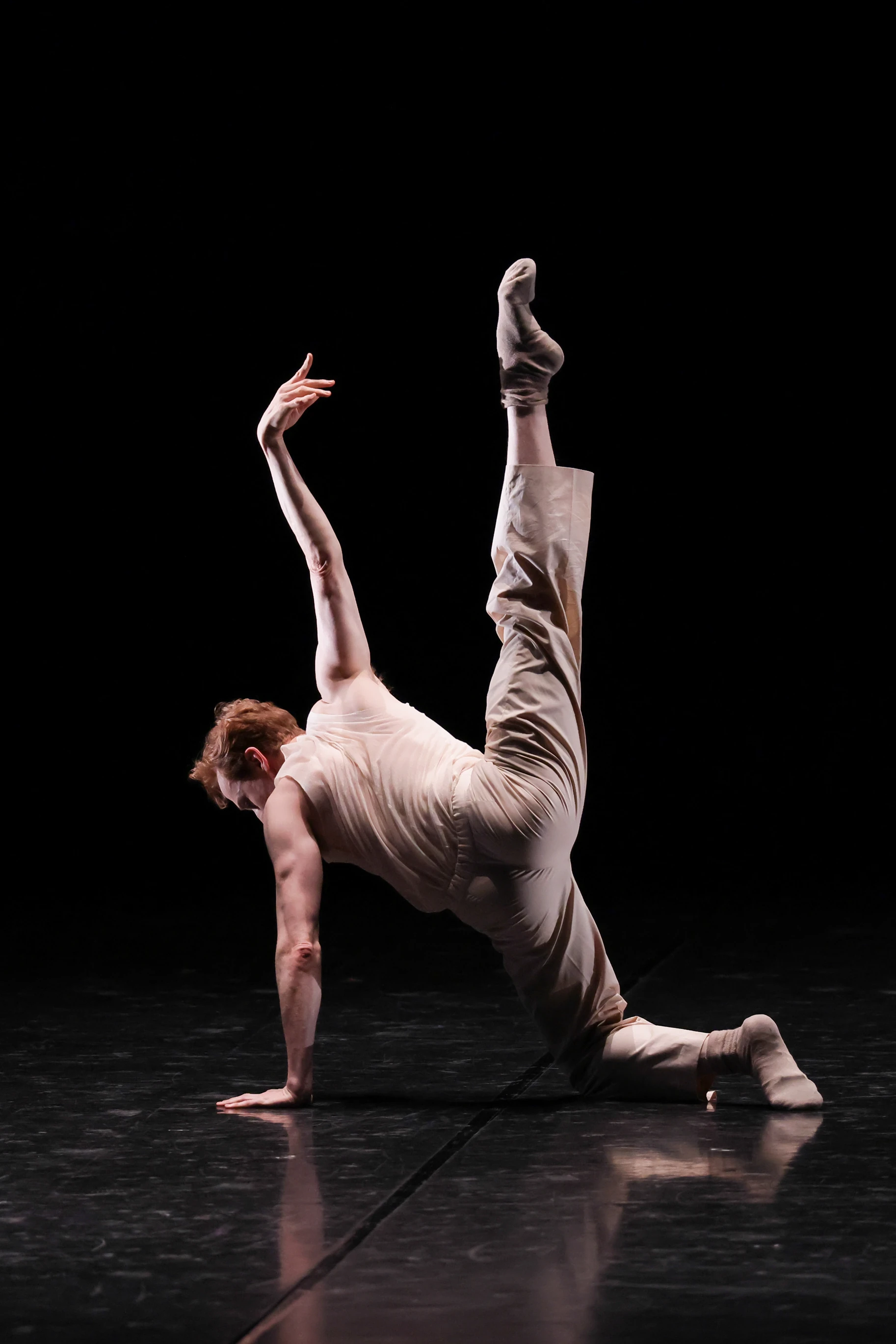 エドワード・ワトソン『インポッシブル・ヒューマン』| Photo：Kiyonori Hasegawa | 画像提供：日本舞台芸術振興会