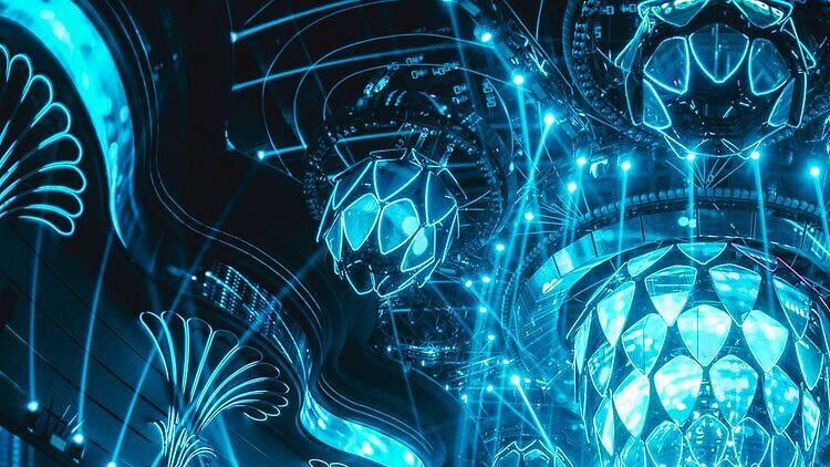 A scene that is spreading outward