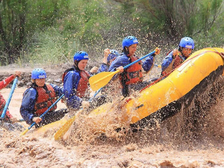 Hacer rafting por el Río Mendoza