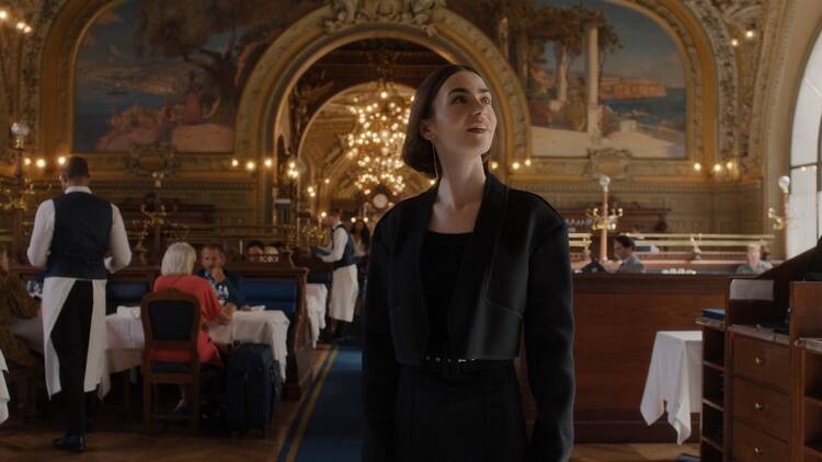 Tous les lieux de tournage d’« Emily in Paris » que vous pouvez vraiment visiter à Paris