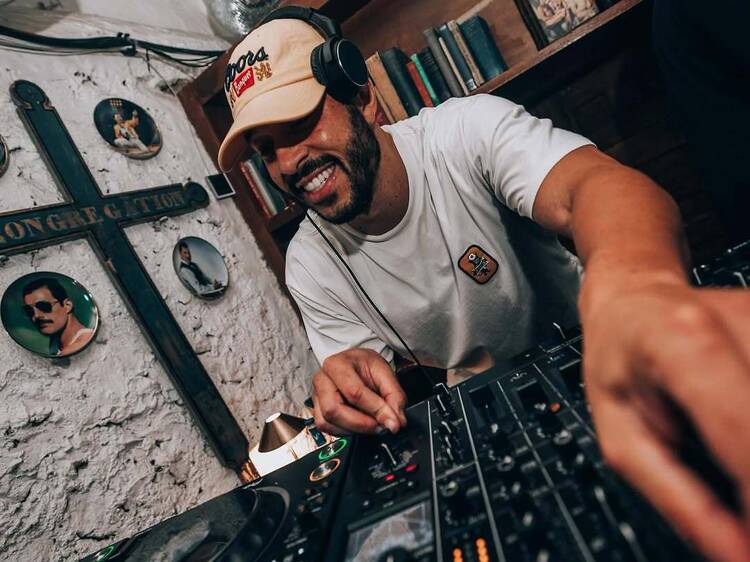 Catch DJ Melvo Baptiste handling groove and disco with care at APT 101's penthouse Catch DJ Melvo Baptiste handling groove and disco with care at APT 101's penthouse