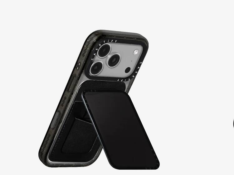 Phone cases with cardholders and built-in kickstands