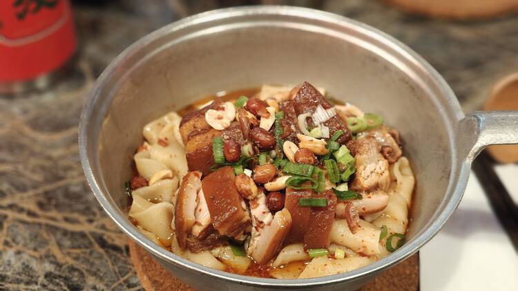 Goûter aux mille et un ragoûts d'Uncle Kang