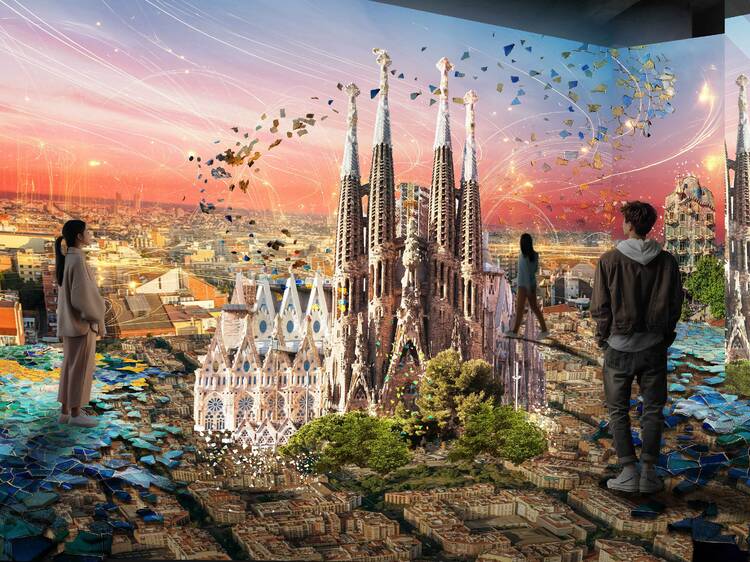 NAKED meets ガウディ展