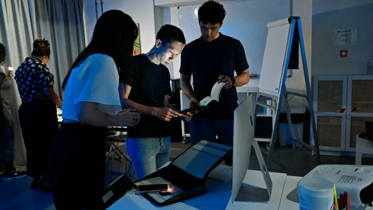 Neural Echoes: Enter the Sleep Lab Neural Echoes: Enter the Sleep Lab