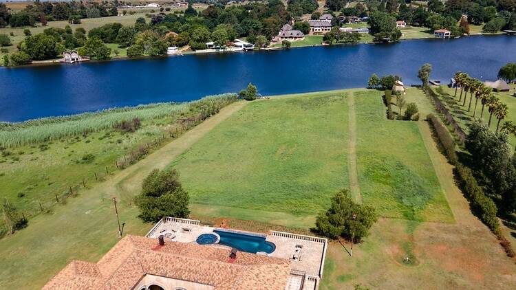 Vaal Villa overlooking the the vaal river 