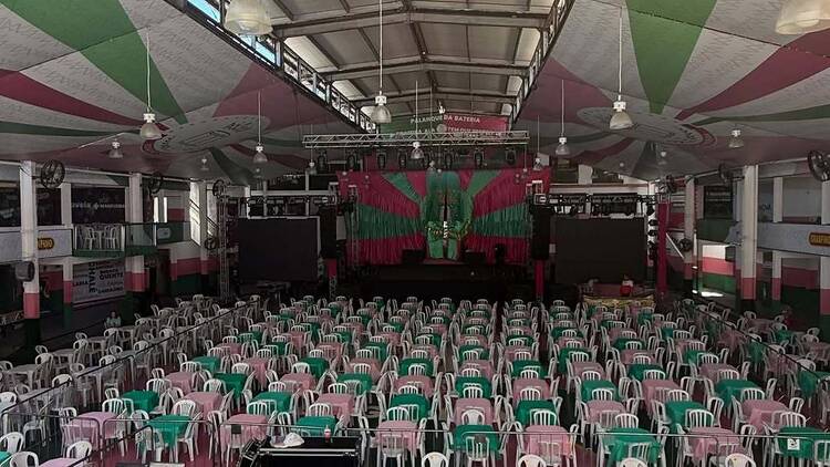 Vem ser feliz na Mangueira! 