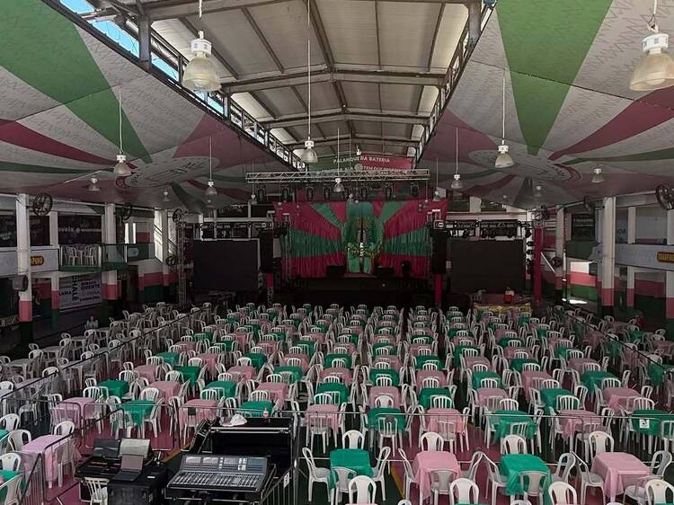 Mangueira 2.6: feijoada e show de samba abrem agenda de eventos nas quadras