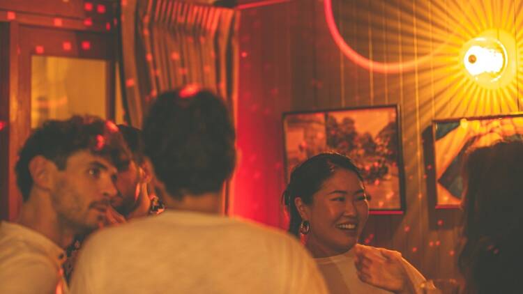 Play chess between moves on the dancefloor at Le Cafe des Stagiaires' playful social night