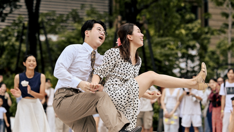 Learn swing dancing on grass then linger with Yusu Jazz Band at Rot Fai Park's free afternoon