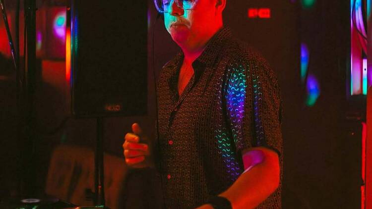 Experience house, techno and garage blurring gently as TODD joins DOTT at Bar Temp's booth