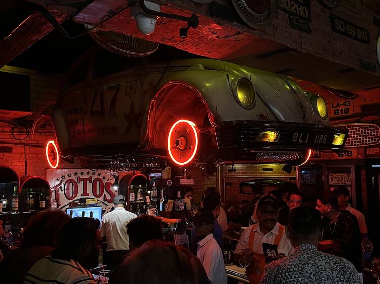 Best dive bars in Mumbai