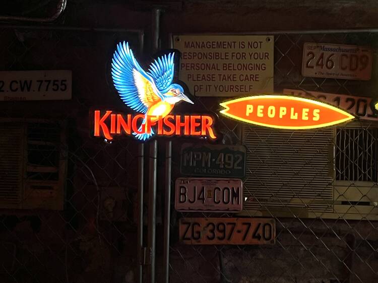 Best dive bars in Mumbai