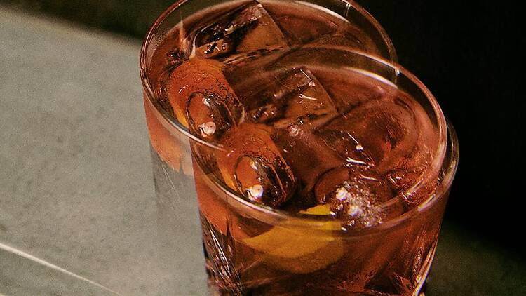 À Noailles, Yuzu Record Bar fait dialoguer cuisine méditerranéenne, cocktails et culture sonore