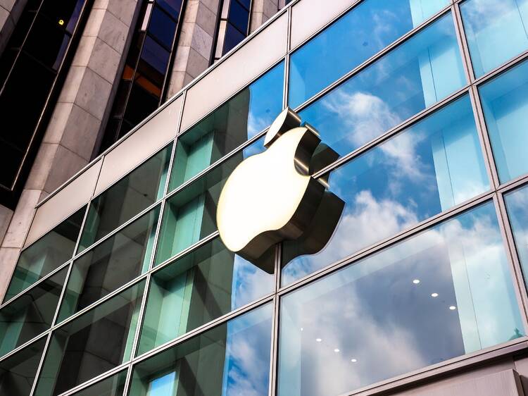 Apple is moving its downtown Montreal Apple Store to a brand-new location — and there’s a  giveaway