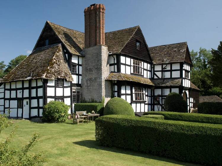 You can stay in the actual Jacobean farmhouse from ‘Hamnet’