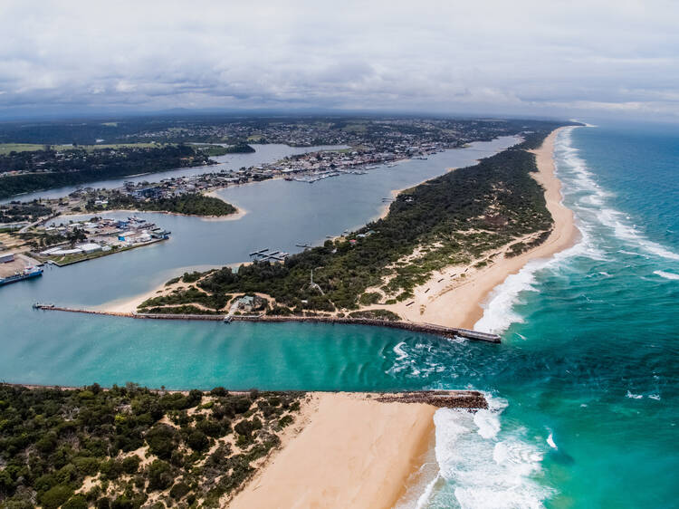 The 10 Australian beach towns where tourists spent big this summer (incl. underrated gems)