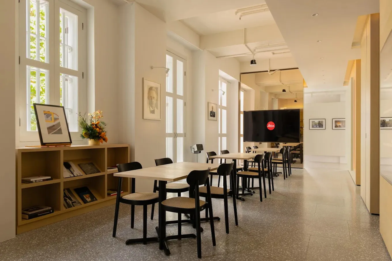 Caf&eacute; Leitz - Leica camera cafe in Singapore