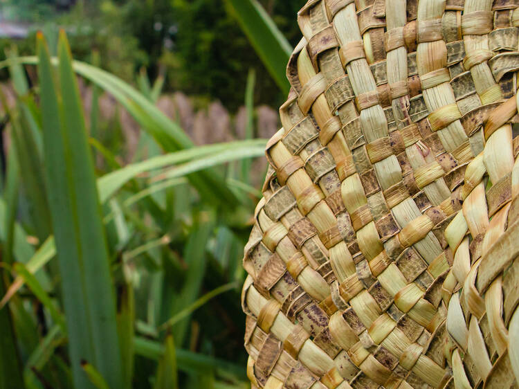Weave your own flax souvenir