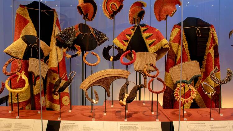 Featherwork & ornaments on display at British Museum’s ‘Hawai’i’ exhibition