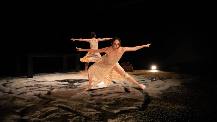 Claroscuro: danza contemporánea que explora la dualidad humana