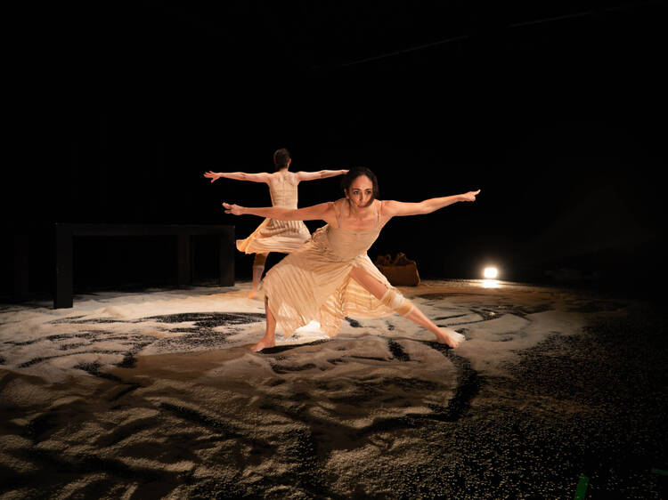 Claroscuro: danza contemporánea que explora la dualidad humana