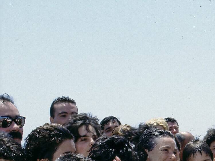 Salen a la luz las imágenes casi olvidadas de la Barcelona de los 70, 80 y 90 de Sigfrid Casals, fotógrafo de mirada singular