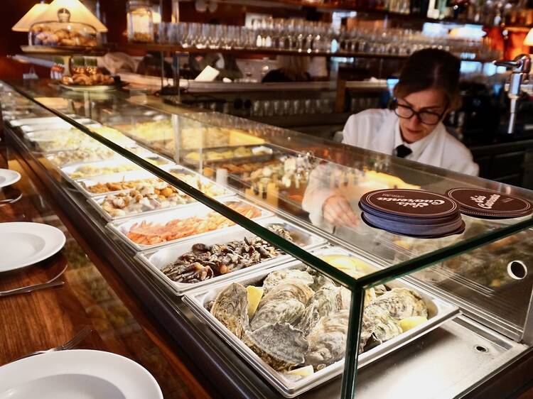 Uno de los grandes de la barra gastronómica acaba de abrir una cervecería en Barcelona (¡y lo está petando sin clientela turista!) Uno de los grandes de la barra gastronómica acaba de abrir una cervecería en Barcelona (¡y lo está petando sin clientela turista!)