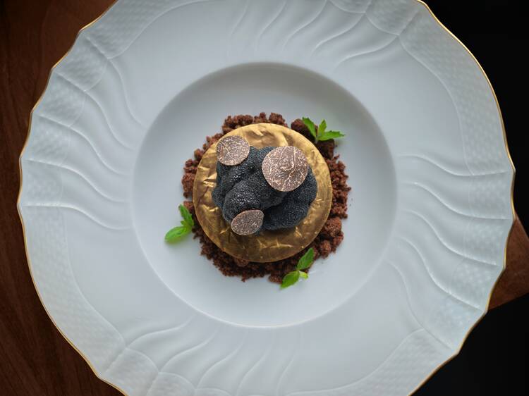 Regent Hong Kong’s Périgord black truffle offerings