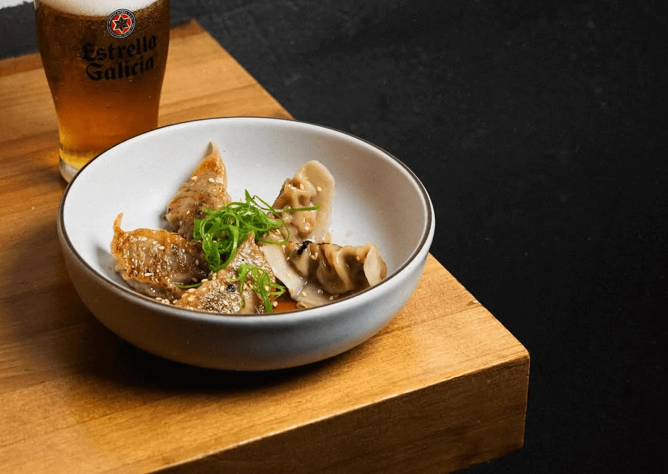 Dr. Zhang, comida asi&aacute;tica casera con producto catal&aacute;n