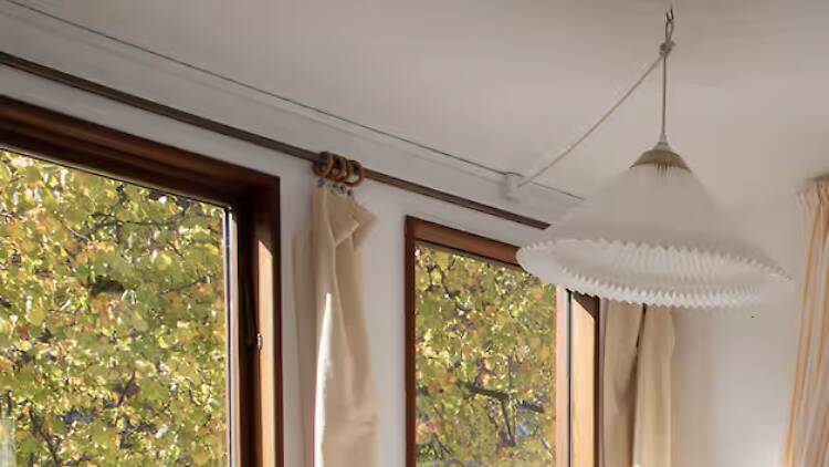 Central houseboat as seen in The Bear