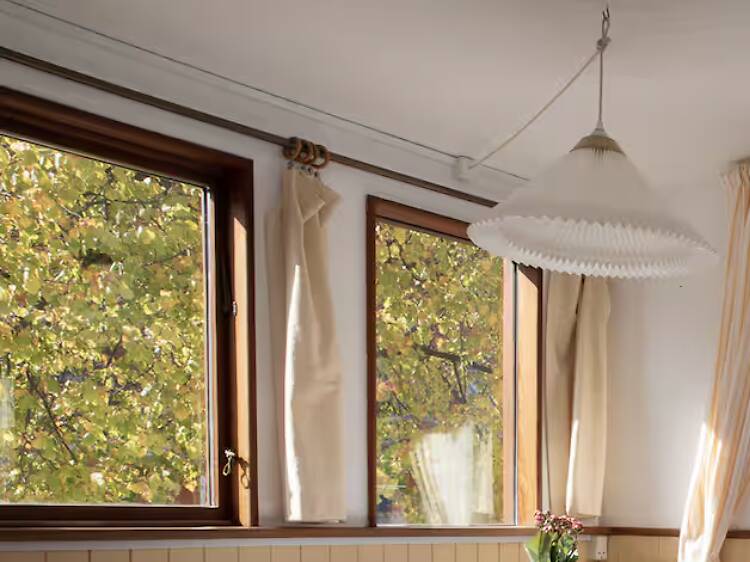 Central houseboat as seen in The Bear