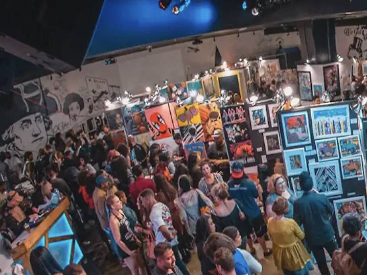 ปาร์ตี้ศิลปะบุกตลาดน้อย เสพงานอาร์ต จิบเครื่องดื่ม พร้อมอิ่มอร่อยกับแพนเค้กฟรีไม่อั้น