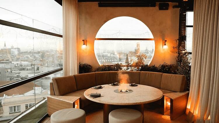En una azotea junto a Gran Vía: descubrimos un nuevo restaurante con mucha parrilla, mucho diseño y muchas plantas