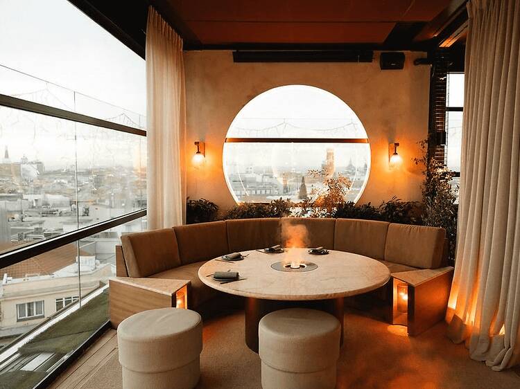 En una azotea junto a Gran Vía: descubrimos un nuevo restaurante con mucha parrilla, mucho diseño y muchas plantas