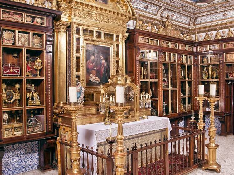 Este impresionante monasterio junto al Palacio Real se puede visitar gratis dos días a la semana