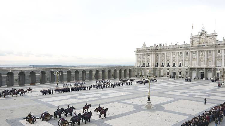 Relevos de la Guardia Real en el Palacio Real de Madrid. Patrimonio Nacional