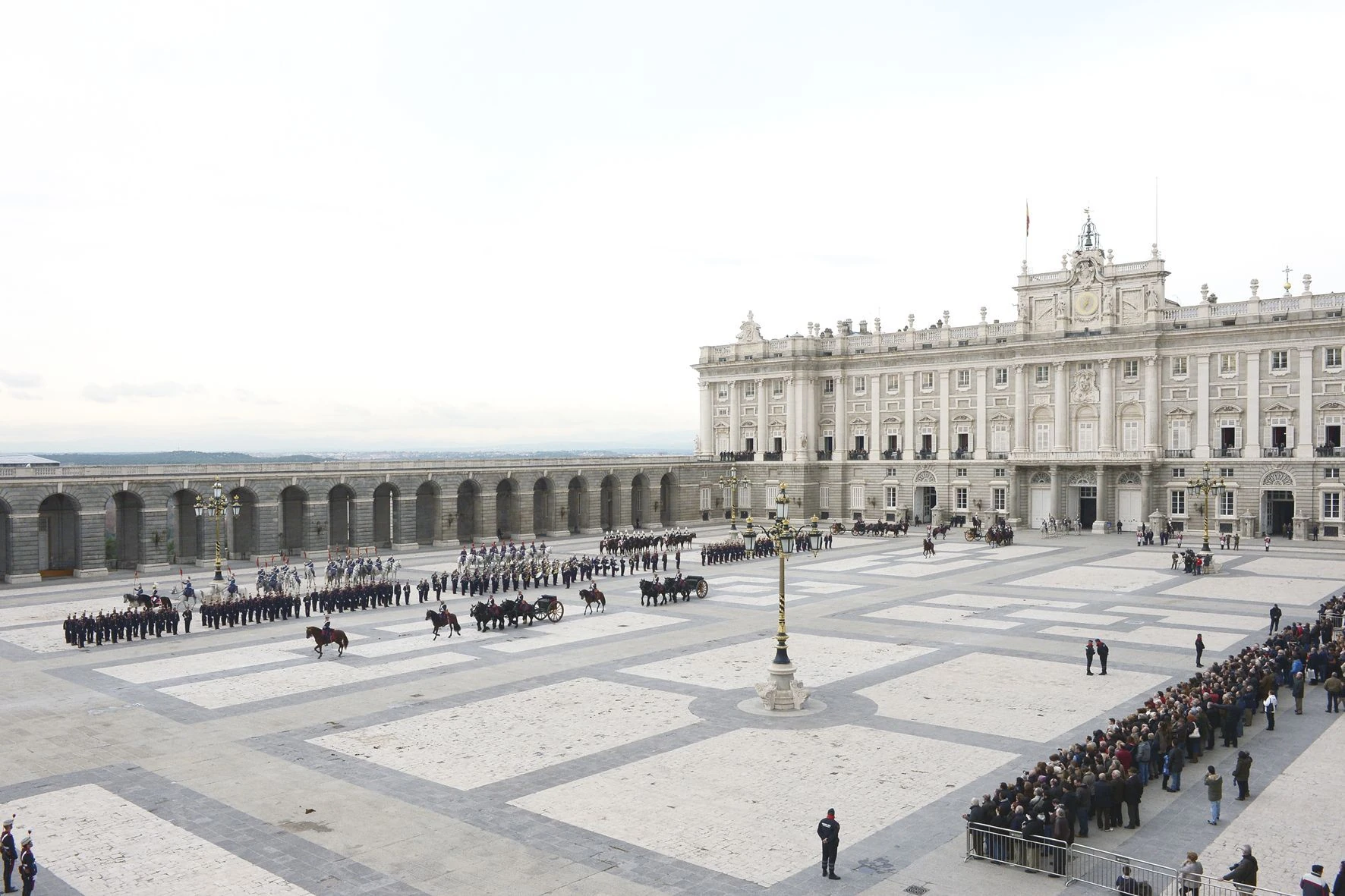Relevos de la Guardia Real en el Palacio Real de Madrid. Patrimonio Nacional