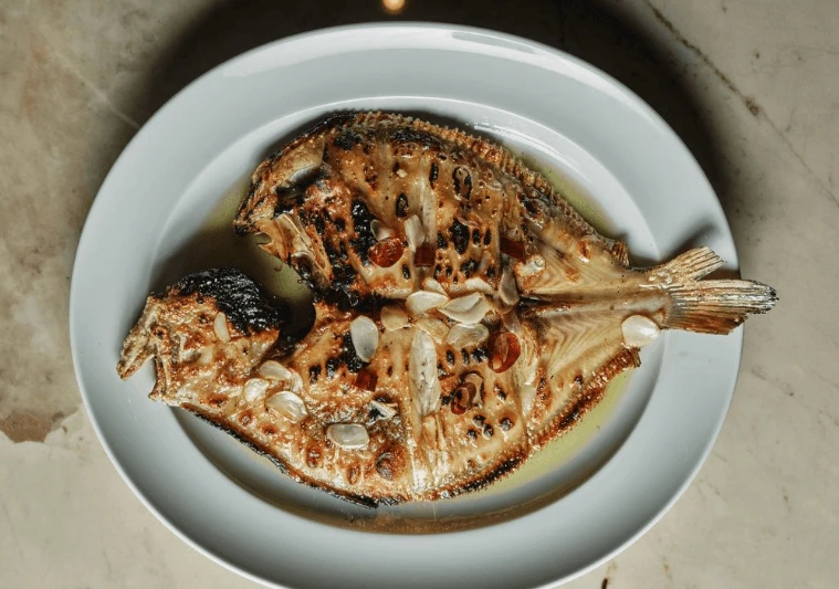 Pescado a la brasa en Gayarre